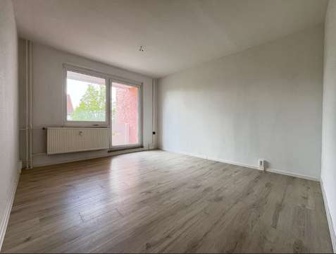 Frisch renovierte 5-Raumwohnung mit Balkon 590 2024 €